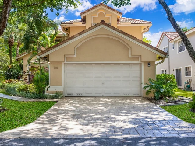 506 Misty Oaks Dr, Pompano Beach FL 33069