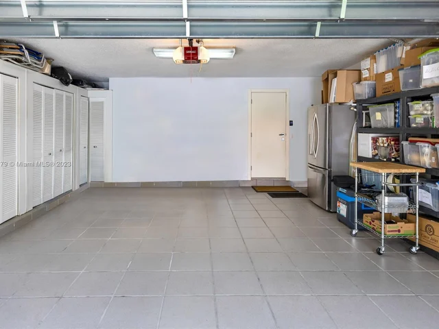 506 Misty Oaks Dr, Pompano Beach FL 33069