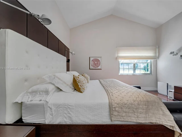 506 Misty Oaks Dr, Pompano Beach FL 33069