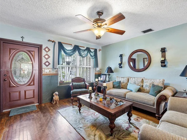 7940 SW 21st St, Miami FL 33155