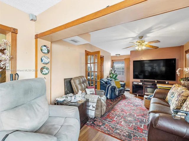 7940 SW 21st St, Miami FL 33155