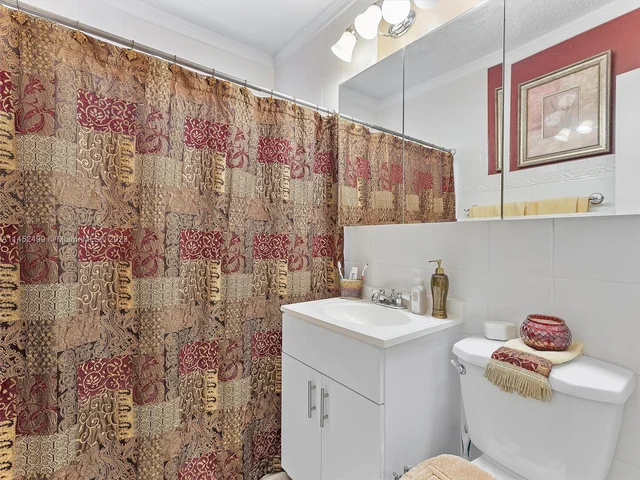 7940 SW 21st St, Miami FL 33155