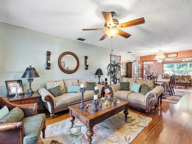 7940 SW 21st St, Miami FL 33155