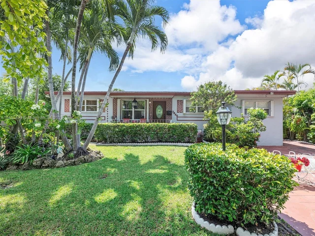 7940 SW 21st St, Miami FL 33155