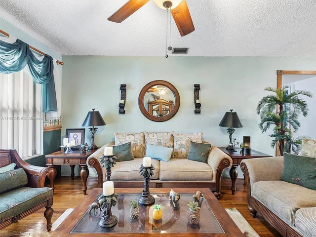 7940 SW 21st St, Miami FL 33155