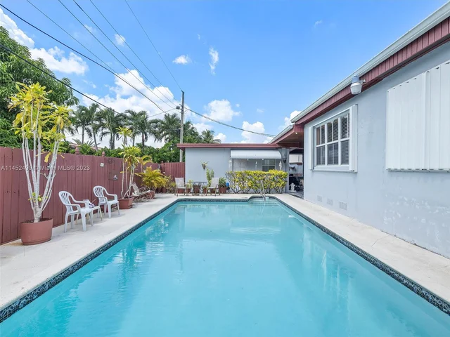 7940 SW 21st St, Miami FL 33155