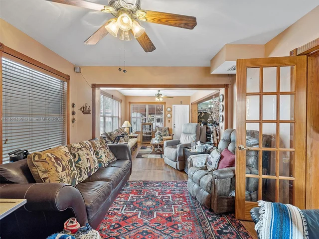 7940 SW 21st St, Miami FL 33155