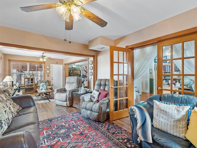 7940 SW 21st St, Miami FL 33155