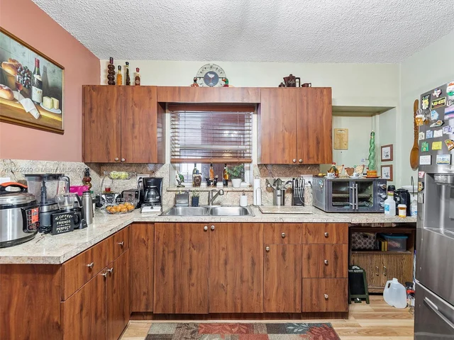 7940 SW 21st St, Miami FL 33155