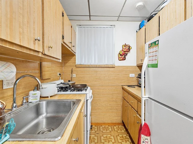 7940 SW 21st St, Miami FL 33155