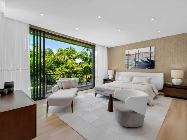 1669 Onaway Dr, Miami FL 33133