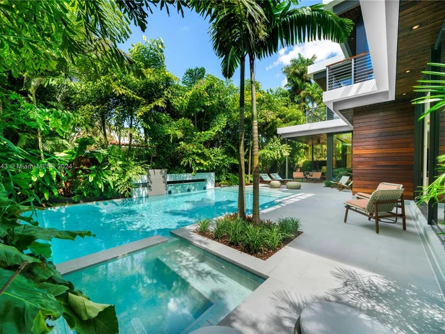 1669 Onaway Dr, Miami FL 33133