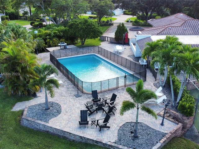 4205 NW 100th Ave, Coral Springs FL 33065