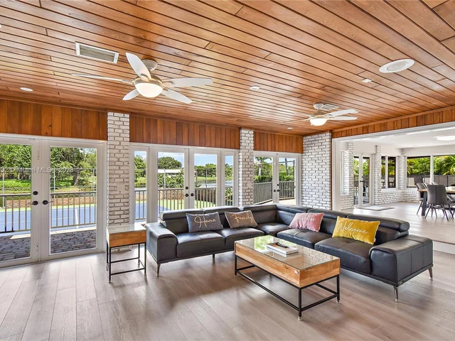 4205 NW 100th Ave, Coral Springs FL 33065