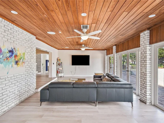 4205 NW 100th Ave, Coral Springs FL 33065