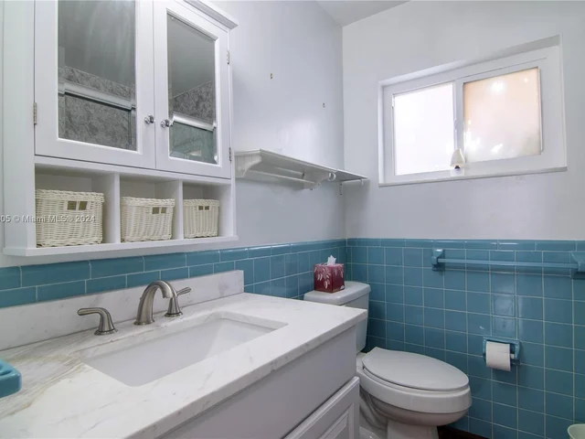 7507 NW 66th Ter, Tamarac FL 33321