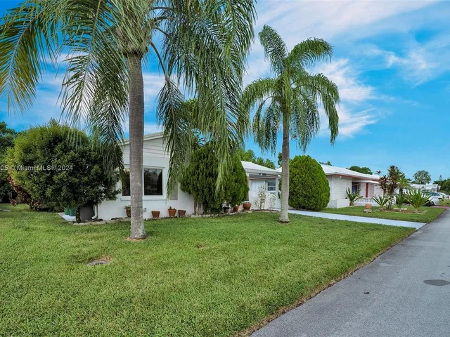 7507 NW 66th Ter, Tamarac FL 33321