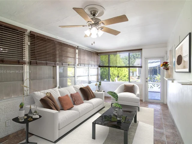 7507 NW 66th Ter, Tamarac FL 33321