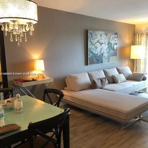 400 Kings Point Dr # 820, Sunny Isles Beach FL 33160