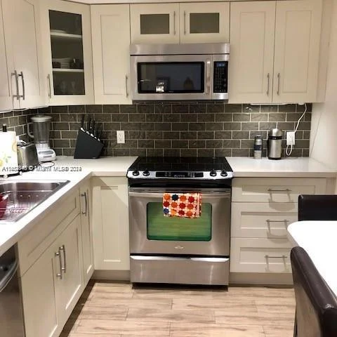 400 Kings Point Dr # 820, Sunny Isles Beach FL 33160