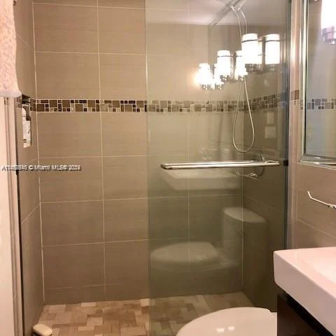 400 Kings Point Dr # 820, Sunny Isles Beach FL 33160