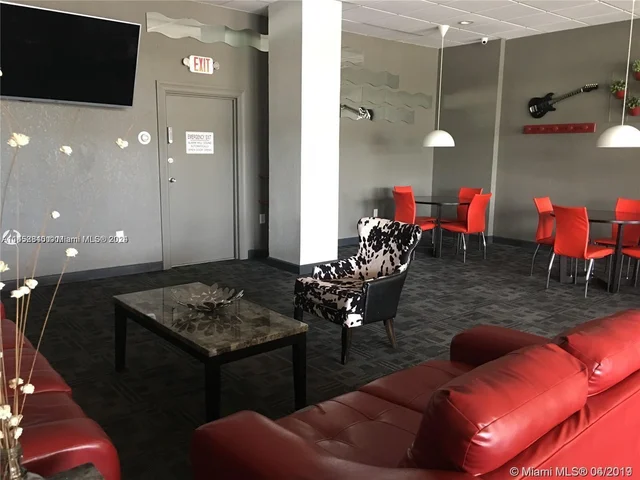 400 Kings Point Dr # 820, Sunny Isles Beach FL 33160