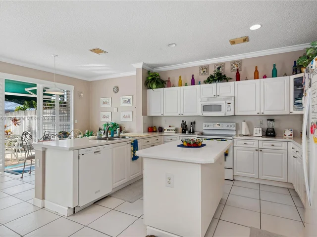 14710 SW 132nd Ct, Miami FL 33186