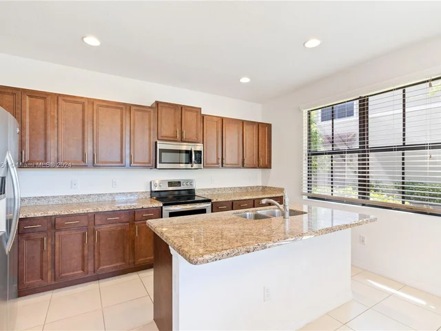 3351 NW 10th Ave # 3351, Pompano Beach FL 33064