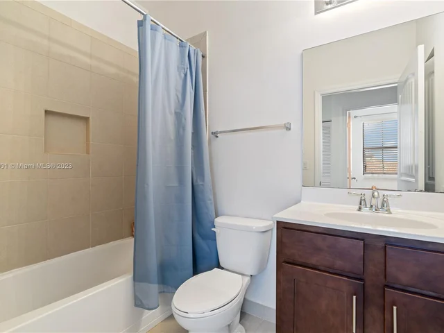 3351 NW 10th Ave # 3351, Pompano Beach FL 33064