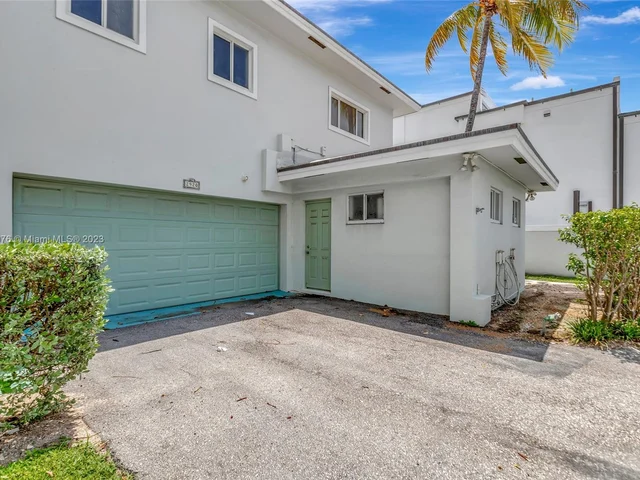 2920 N Atlantic Blvd, Fort Lauderdale FL 33308