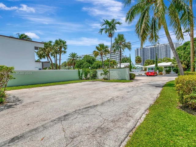 2920 N Atlantic Blvd, Fort Lauderdale FL 33308