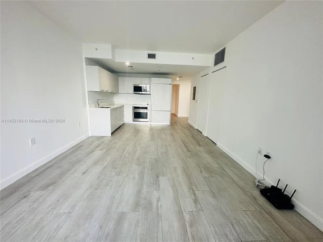 45 SW 9th St # 2310, Miami FL 33130