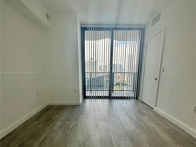 45 SW 9th St # 2310, Miami FL 33130