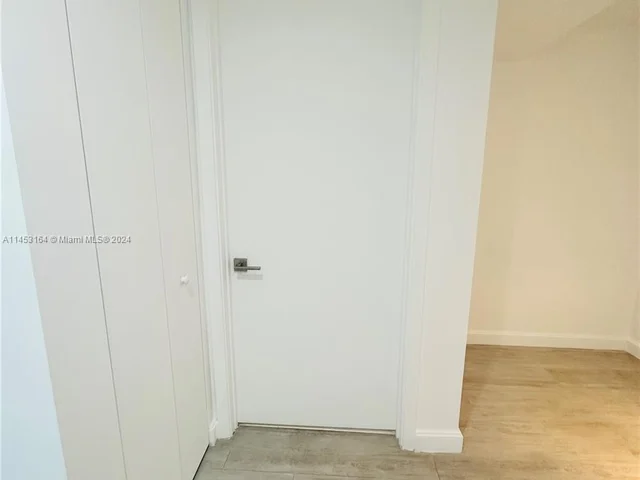 45 SW 9th St # 2310, Miami FL 33130