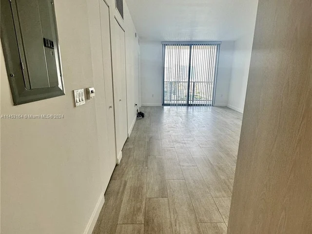 45 SW 9th St # 2310, Miami FL 33130