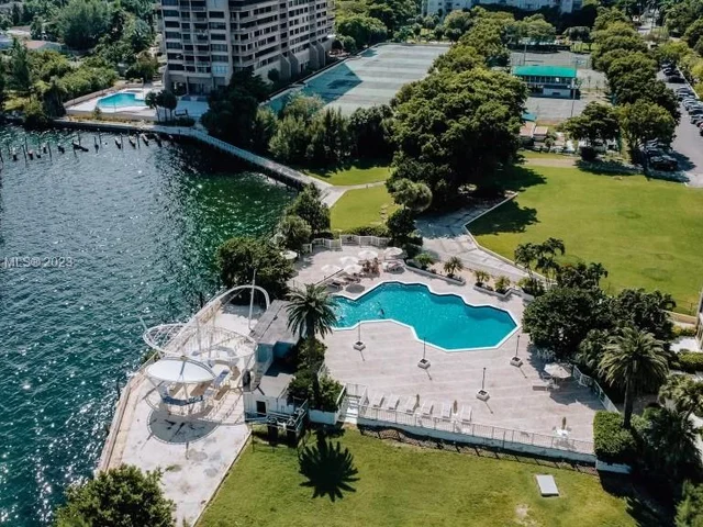 11111 Biscayne Blvd # 2105, Miami FL 33181