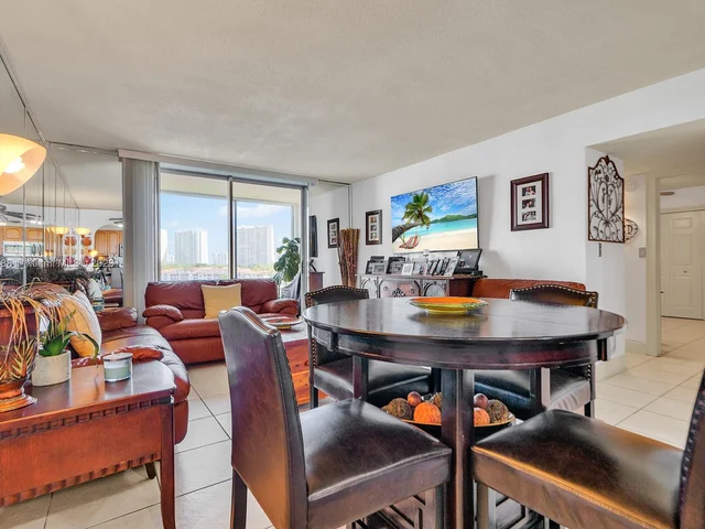 3030 Marcos Dr # T603, Aventura FL 33160