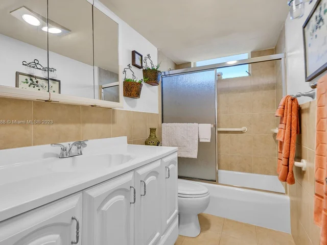 3030 Marcos Dr # T603, Aventura FL 33160