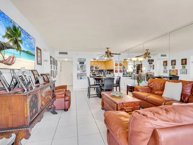 3030 Marcos Dr # T603, Aventura FL 33160