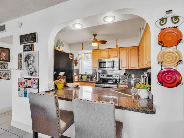 3030 Marcos Dr # T603, Aventura FL 33160