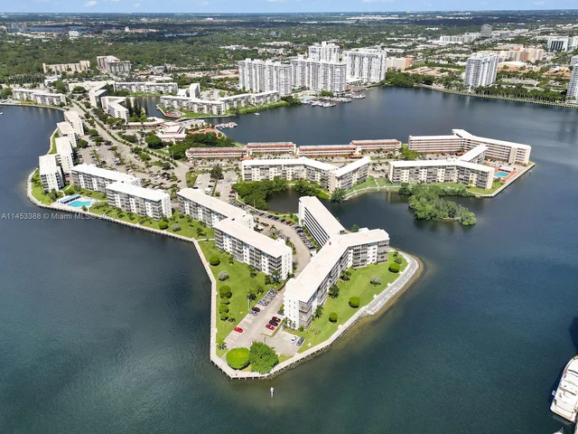 3030 Marcos Dr # T603, Aventura FL 33160