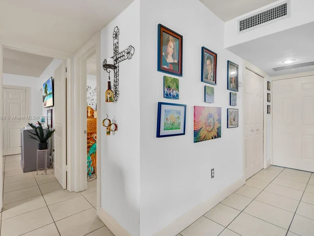 3030 Marcos Dr # T603, Aventura FL 33160