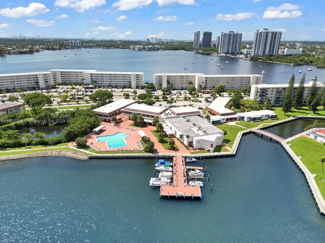 3030 Marcos Dr # T603, Aventura FL 33160