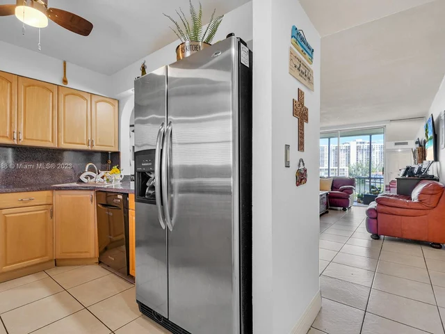 3030 Marcos Dr # T603, Aventura FL 33160