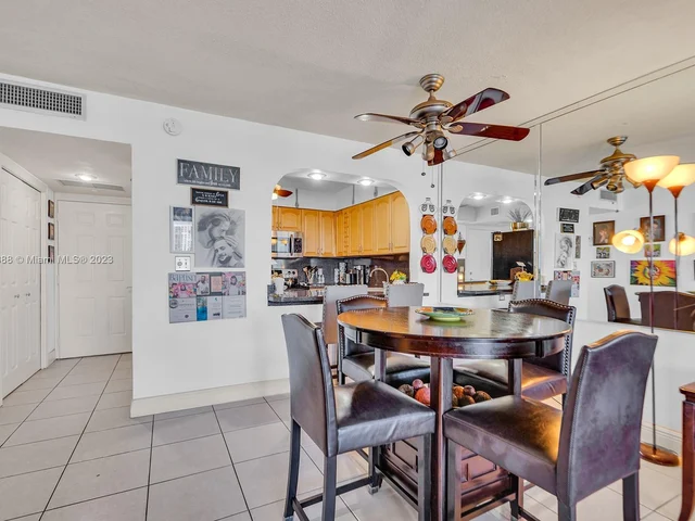 3030 Marcos Dr # T603, Aventura FL 33160