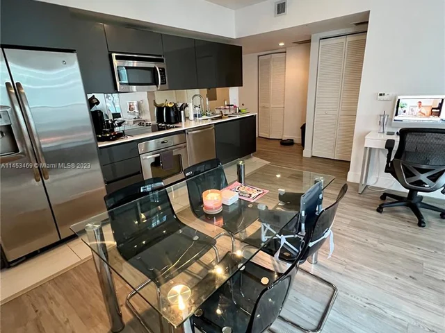 31 SE 6th St # 1108, Miami FL 33131