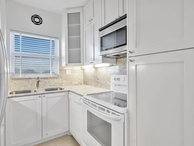 4747 Collins Ave # 401, Miami Beach FL 33140