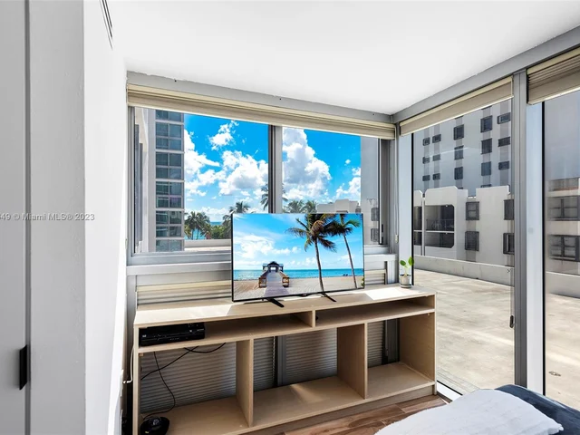 2655 Collins Ave # 504, Miami Beach FL 33140