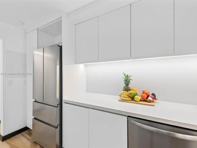 2655 Collins Ave # 504, Miami Beach FL 33140