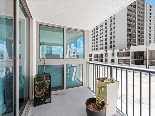 2655 Collins Ave # 504, Miami Beach FL 33140